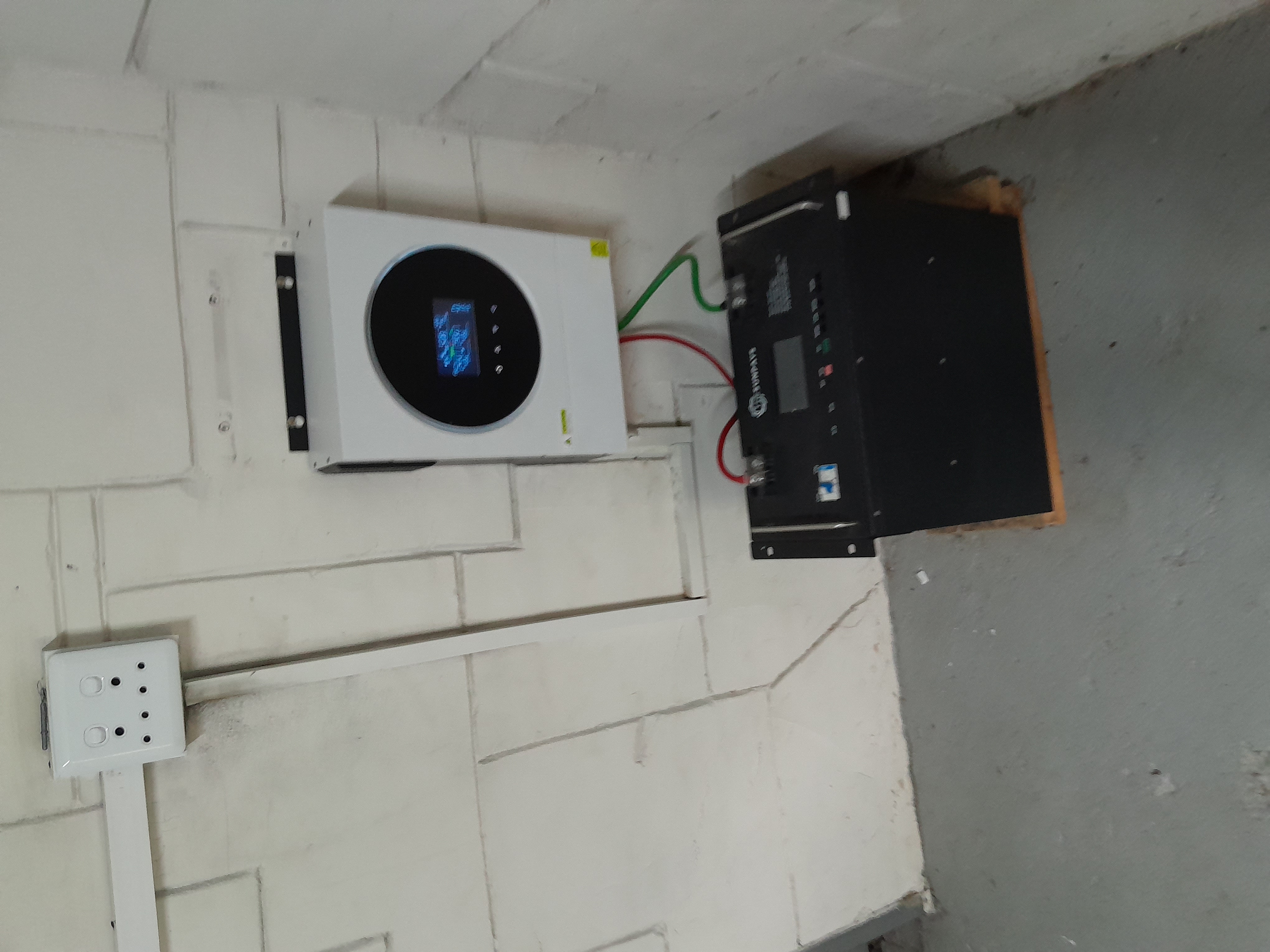 Compact Hybrid Inverter & Battery System